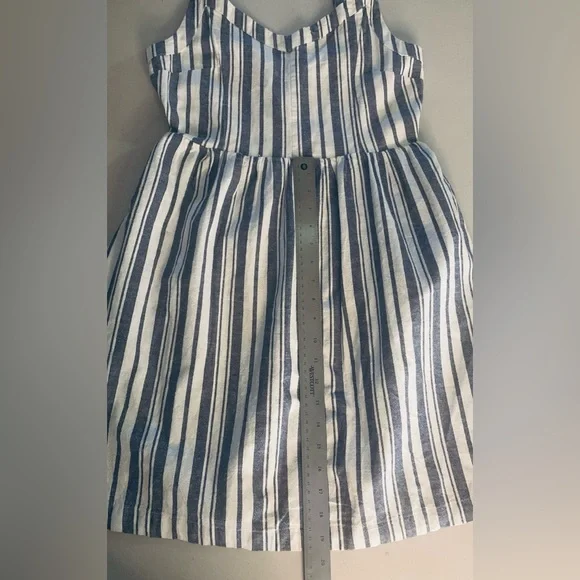 Roxy Women’s Navy and White Striped Dress, XL
85% Cotton, 15 Linen - Picture 12 of 15